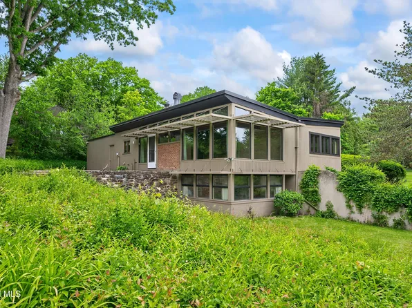 323 Oakridge Drive, Schenectady, NY 12306