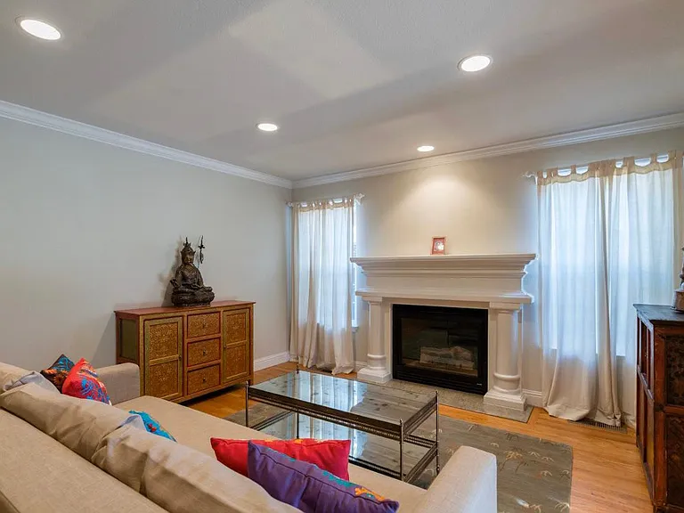 560 Barron Ave — Photo 3