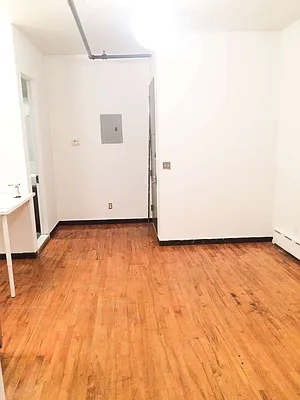 Rented by Premier Metro Realty Corp | media 13