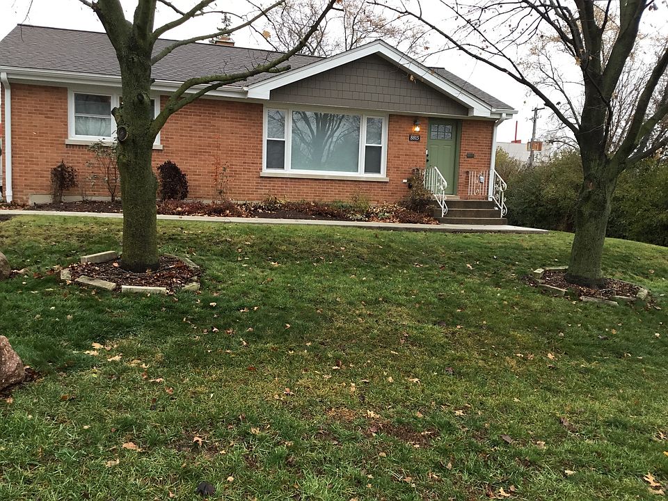 1st image of 8815 W 101st St