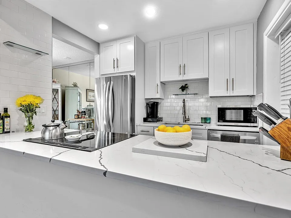90 NE 19th Ave #10