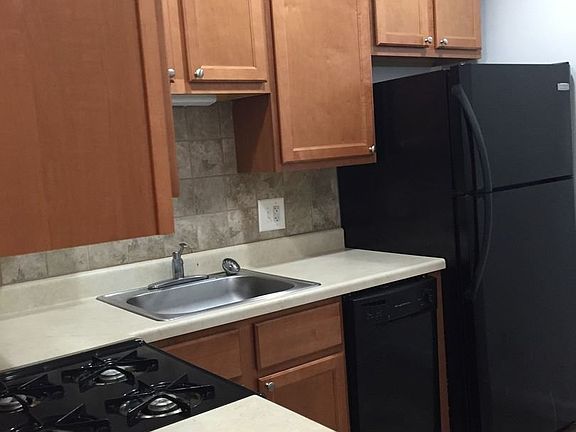 5th image of 3161 N Cambridge Ave APT 307