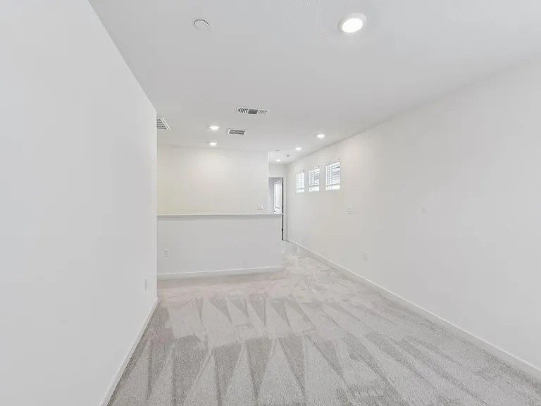 2124 Heavenly St — Photo 9