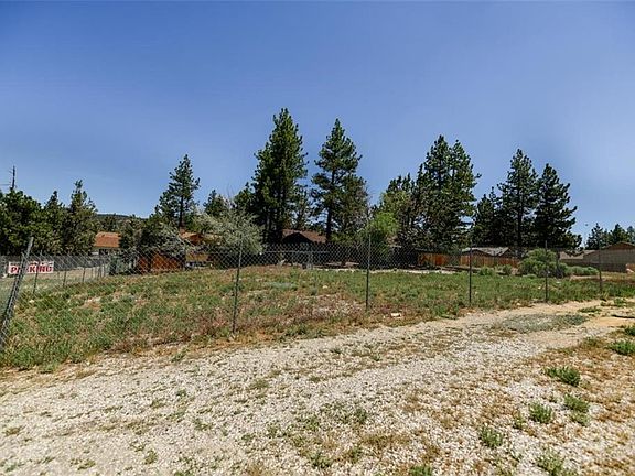 5th image of 113 E Big Bear Blvd