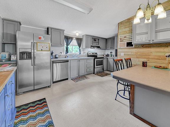4th image of 35018 Duckpond Ct