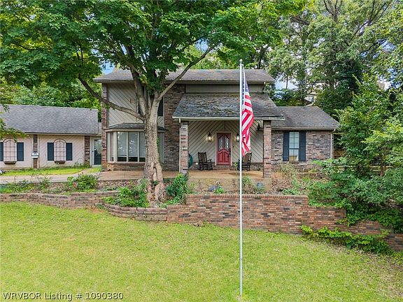2nd image of 2608 Glen Flora Way