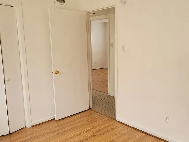304 Carpenter St — Photo 10