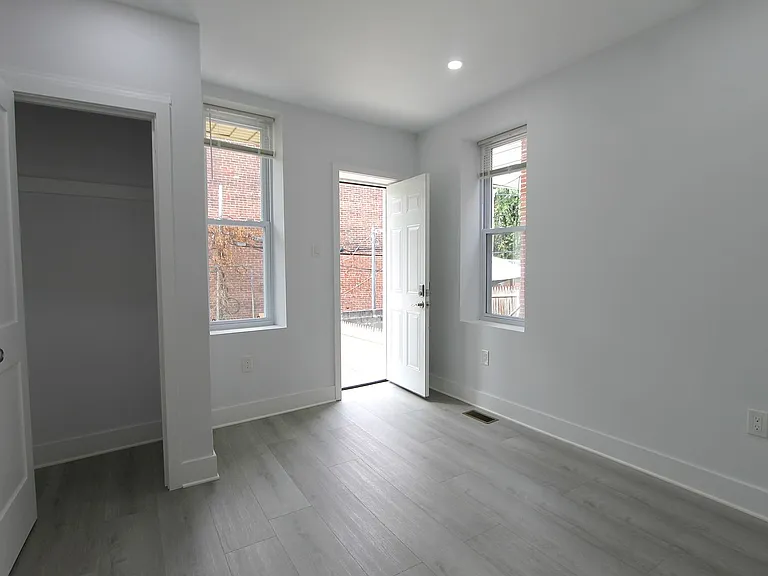 103 E Coulter St — Photo 25