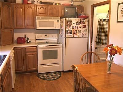3rd image of 1100 Oakdale Ave