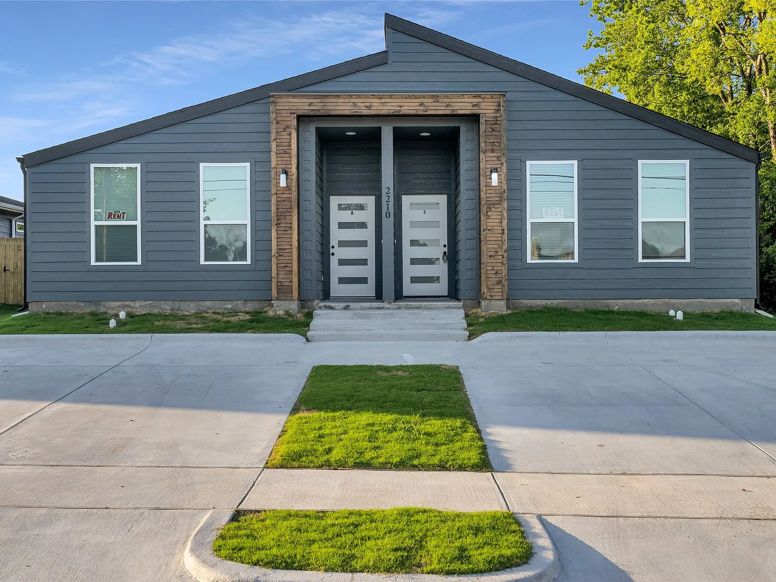 3 bed, 2.0 bath, 1254 sqft, $1,595 — Photo 1