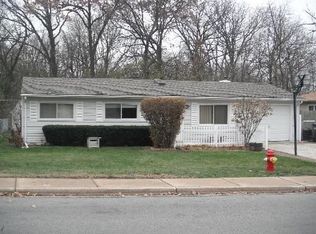 210 Timber Trl, Streamwood, IL 60107