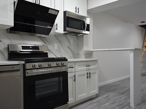 4th image of 260 S 20th St Floor 3