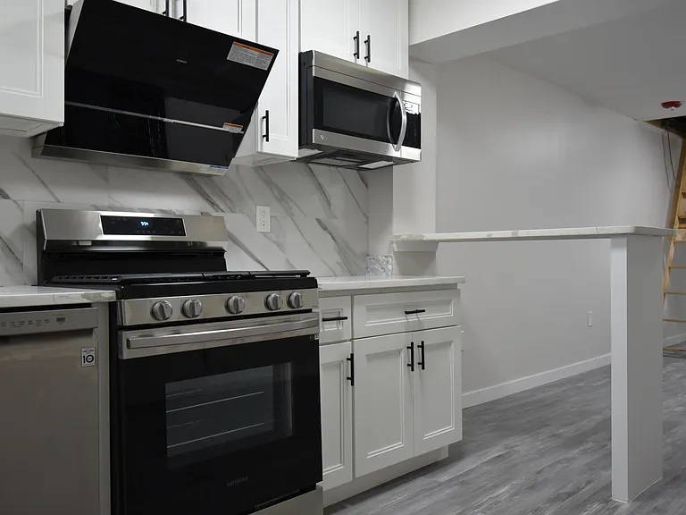 260 S 20th St #3 — Photo 4
