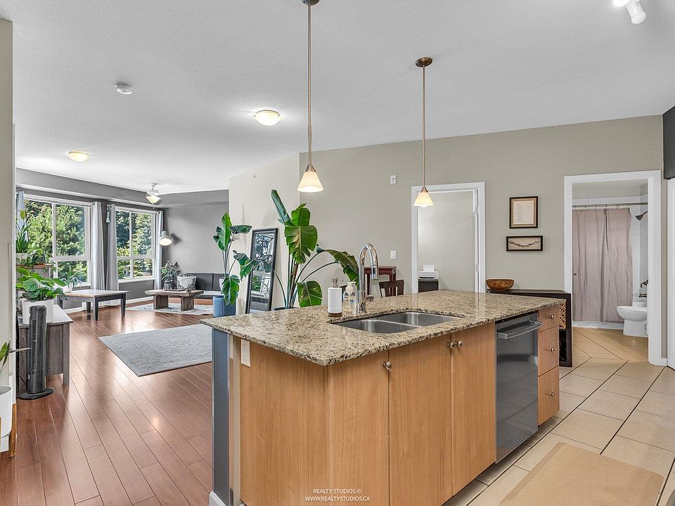 1st image of 285 Ross Dr