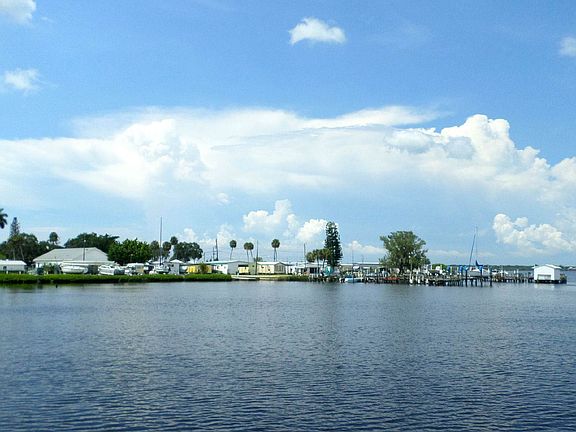 RIVERFRONT PARADISE