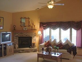 4th image of 19433 Manchester Dr