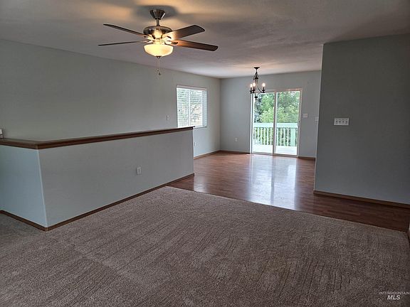 3rd image of 410 Gambels Ln