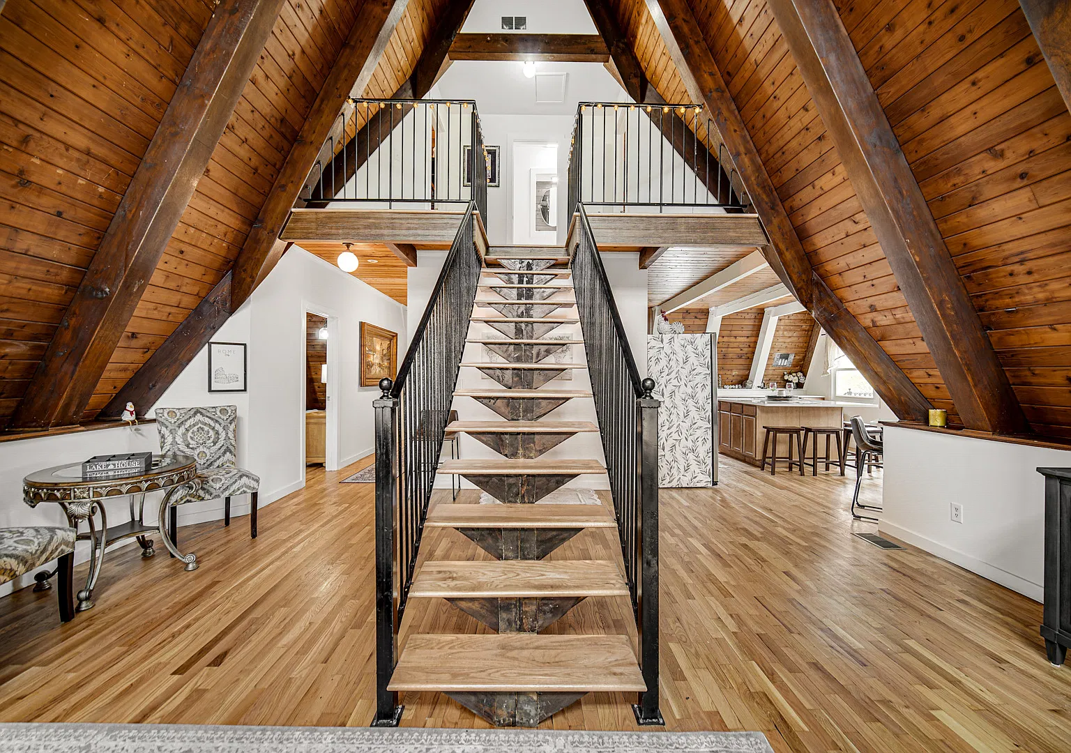 6 bed, 2300 sqft, $3,100 — Photo 4