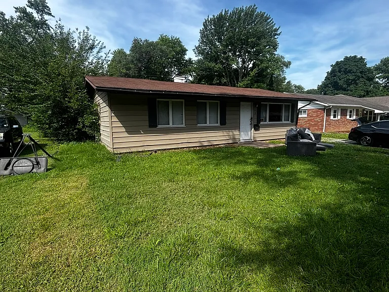 13 Drexel Dr — Photo 3