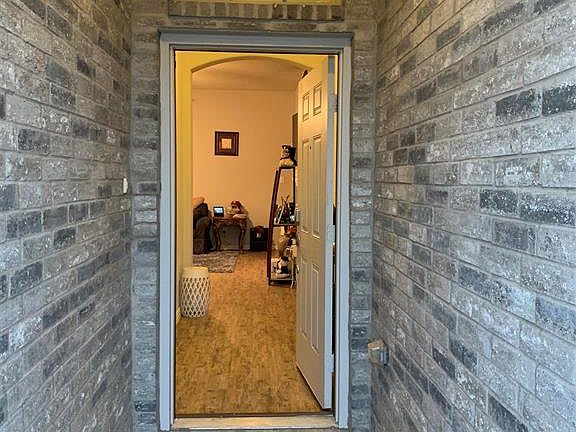 2nd image of 1917 Alanbrooke Dr