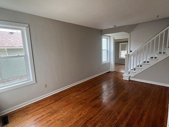 5th image of 603 E Academy St