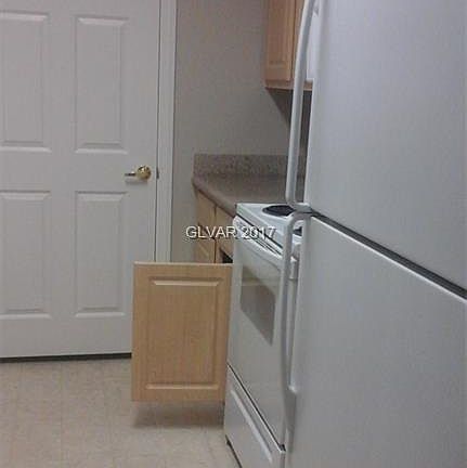 5th image of 8000 W Badura Ave #1003