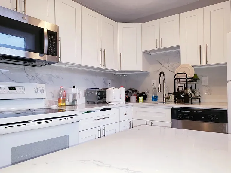 84 Gordon St #403 — Photo 17