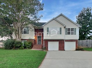 2717 Oak Meadow Ln, Snellville, GA 30078