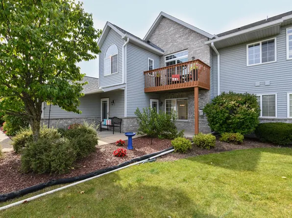 2211 North University DRIVE #6, Waukesha, WI 53188