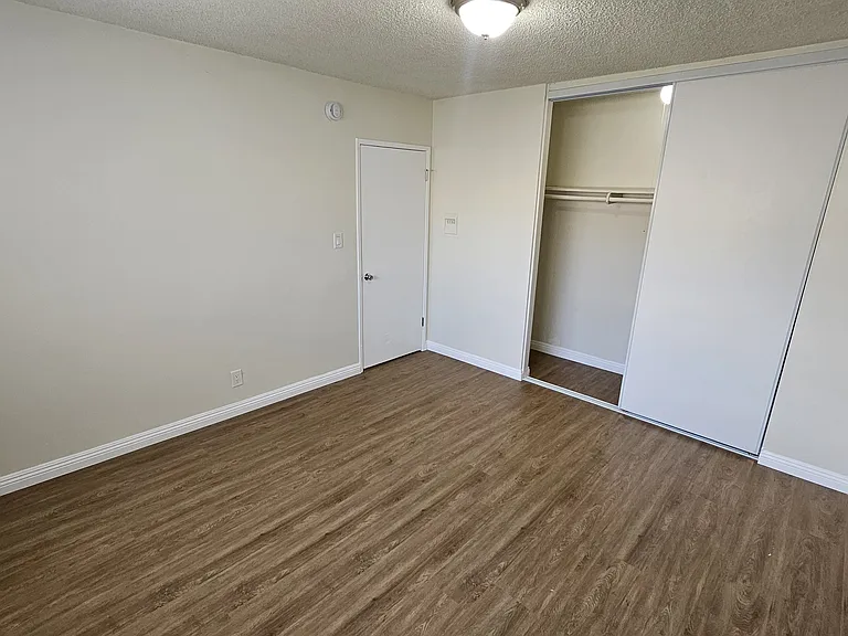 3945 Stevely Ave #19 — Photo 9