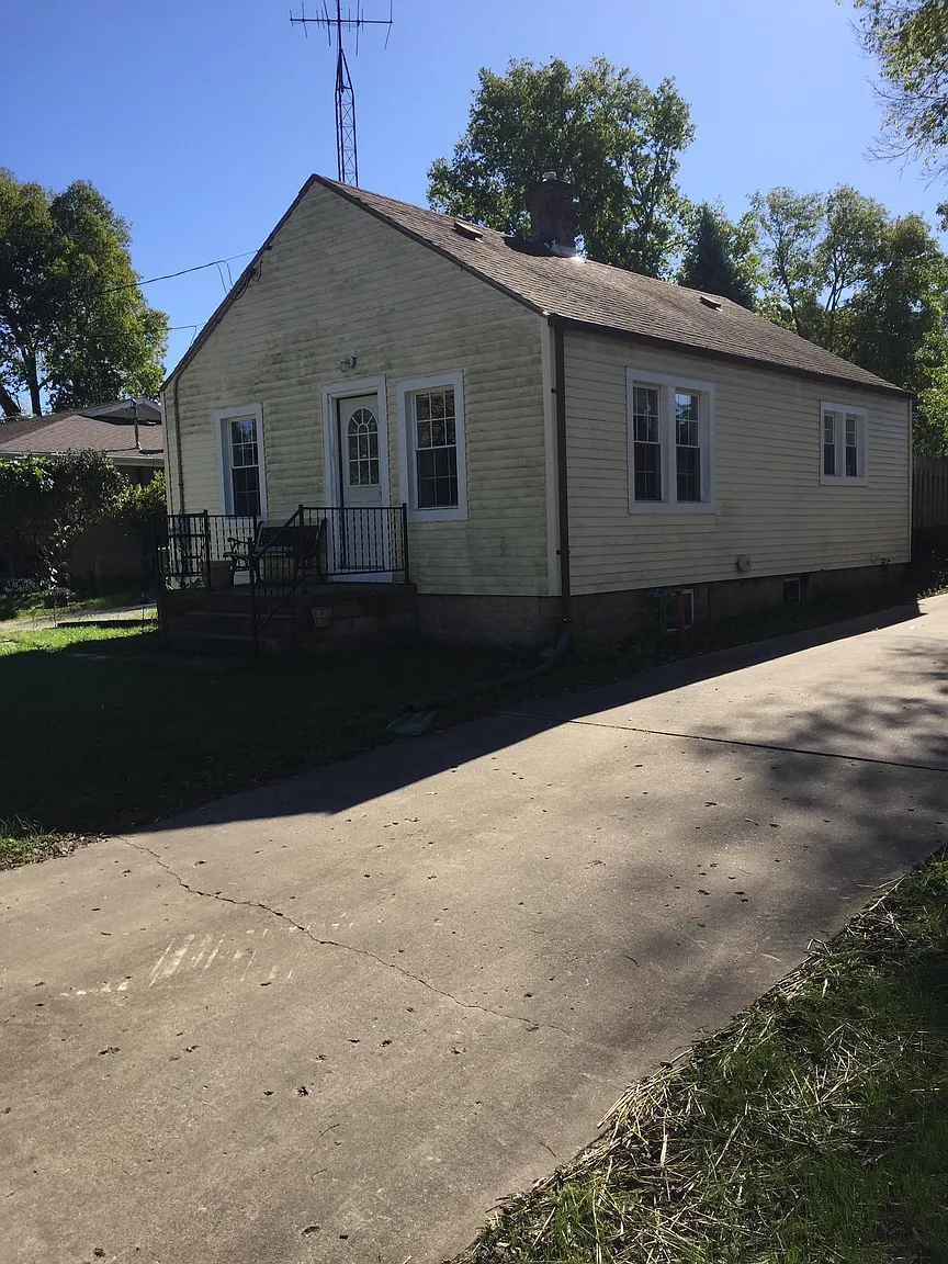 441 River St photo 1