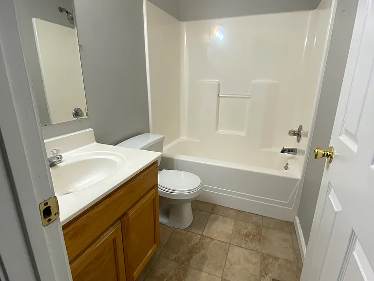 204 Clark St #C — Photo 6