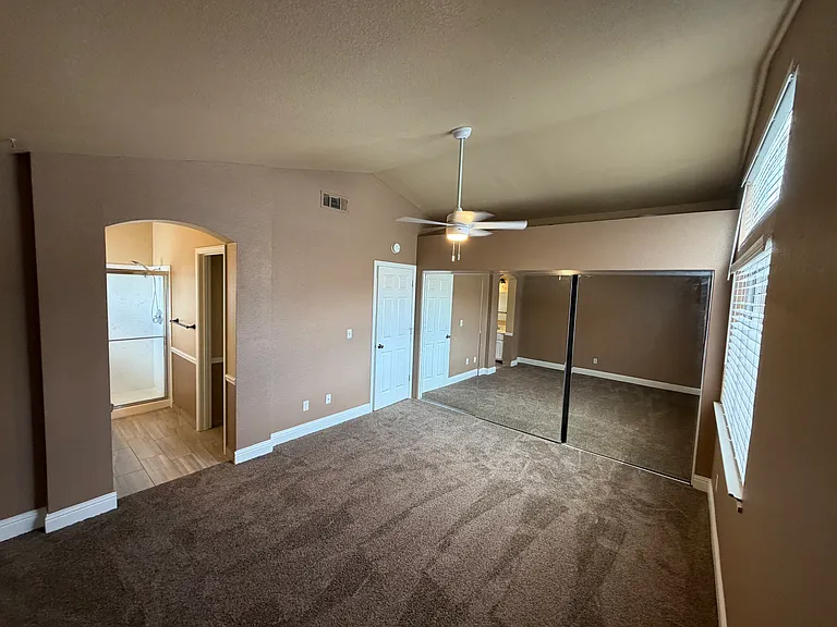 Master bedroom (1)