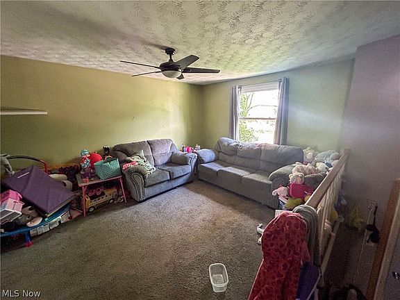 4th image of 334 Stewart Ave NW