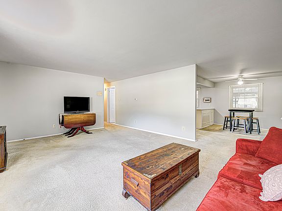4th image of 3502 Louise Ave