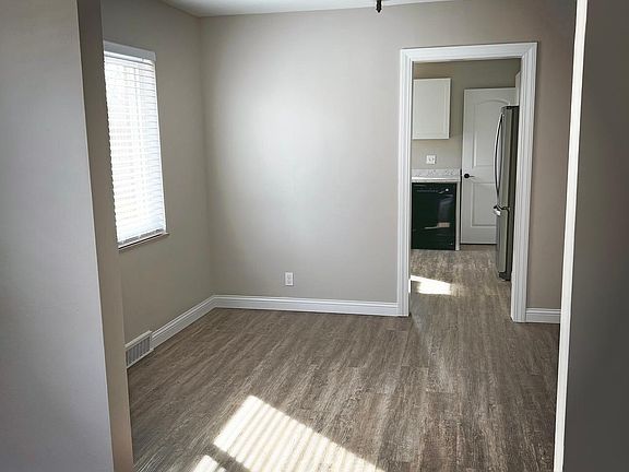 4th image of 1575 Reid Ave
