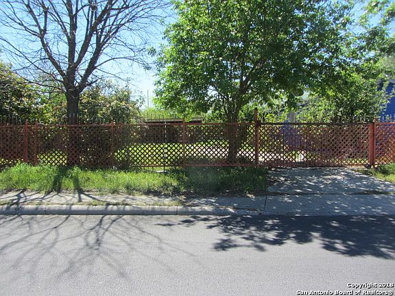 2nd image of 2706 Ruiz St