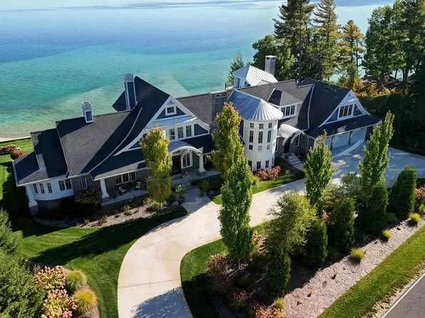 10860 Bluff Rd, Traverse City, MI 49686