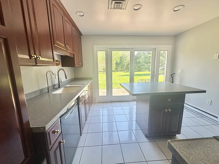 703 Kentland Dr — Photo 12