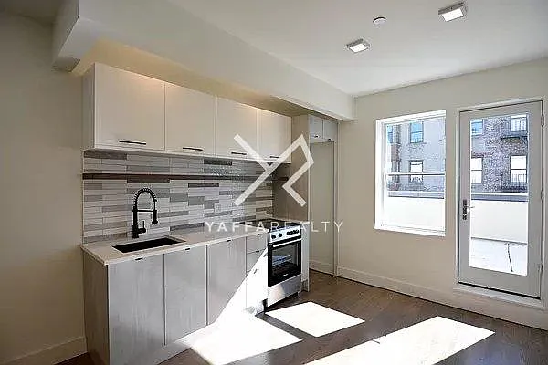 Rented by Yaffa Realty LLC | media 42