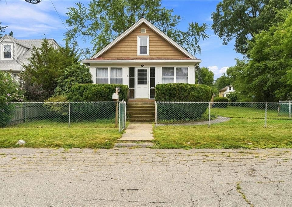 1st image of 16 Beechcrest St
