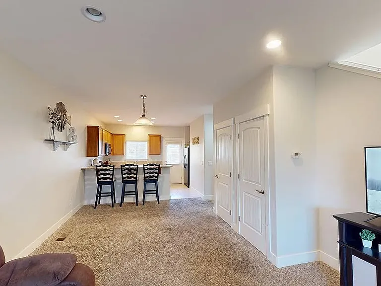 5322 Western Way — Photo 4