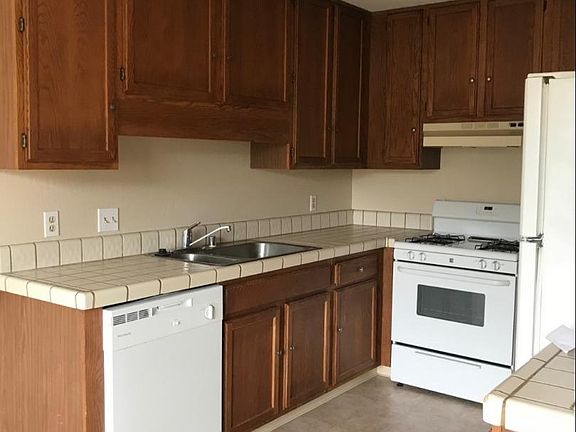 4th image of 229 Green Meadow Dr APT D