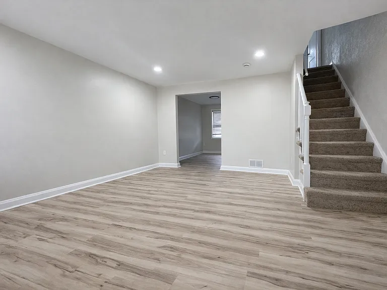 7962 Kavanagh Rd — Photo 2