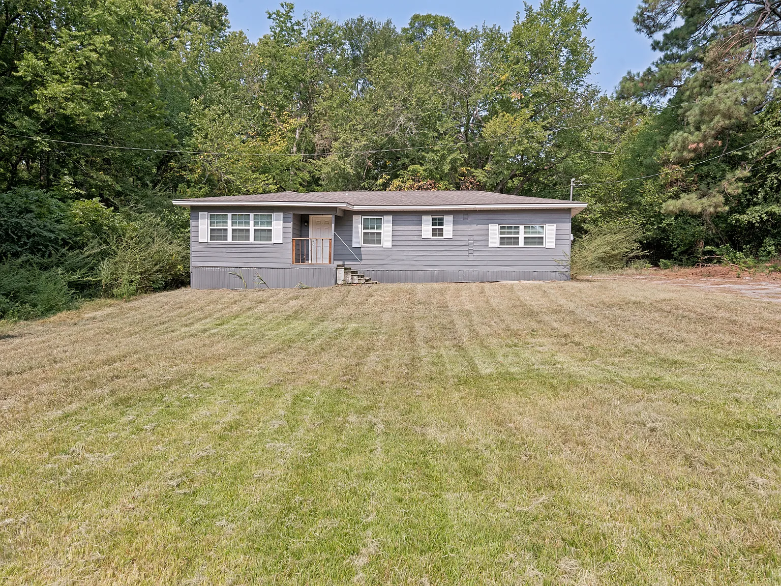 3 bed, 1281 sqft, $1,495 — Photo 1