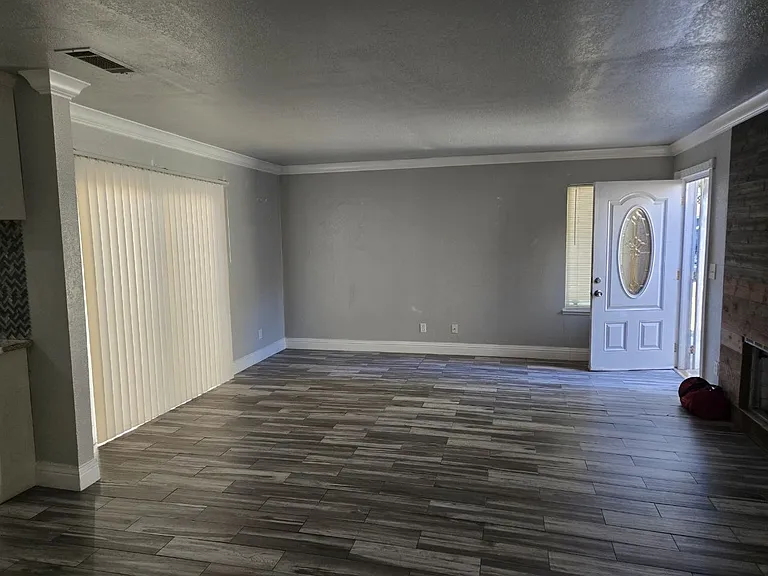 7305 Village Green Dr — Photo 13