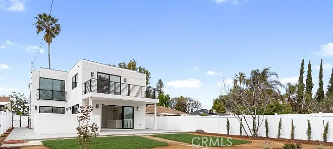 6830 N Lubao Ave