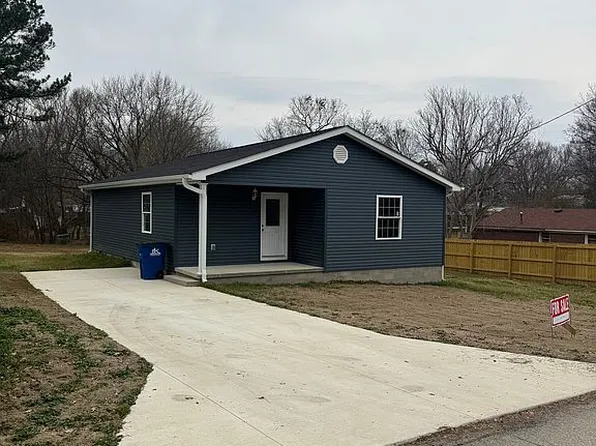 Greenlawn St, Greenfield, TN 38230