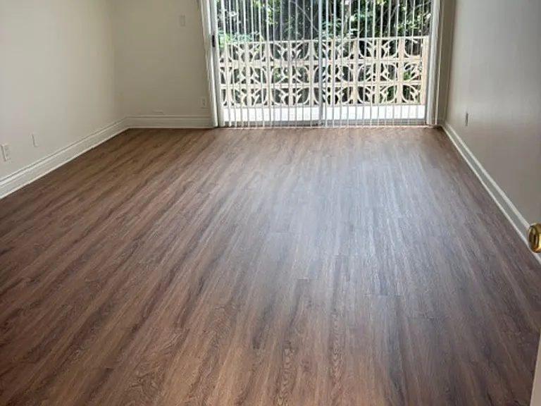 1844 Taft Ave — Photo 1