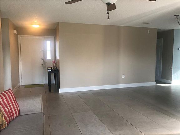 5th image of 703 Bunker Ln